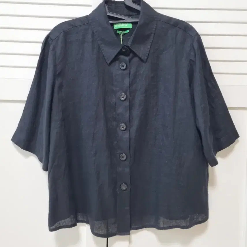 [BUNJANG] United Colors of Benetton 100% Wool Short Sleeve Shirt / (새옷)베네통 마100 반팔셔츠. 블랙. S~M