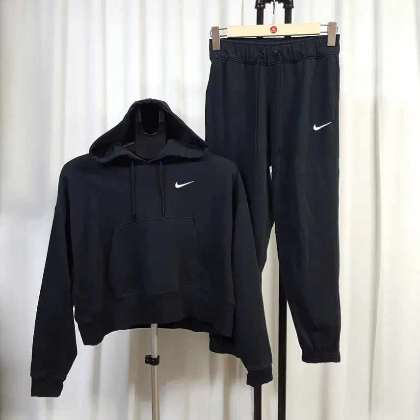 [BUNJANG] Nike Women's Black Cropped Hoodie & Training Pants Set - Size S / 22년 나이키 여성 크롭 후드 트레이닝복 세트 블랙 S / 하의 25-26추천 오일장