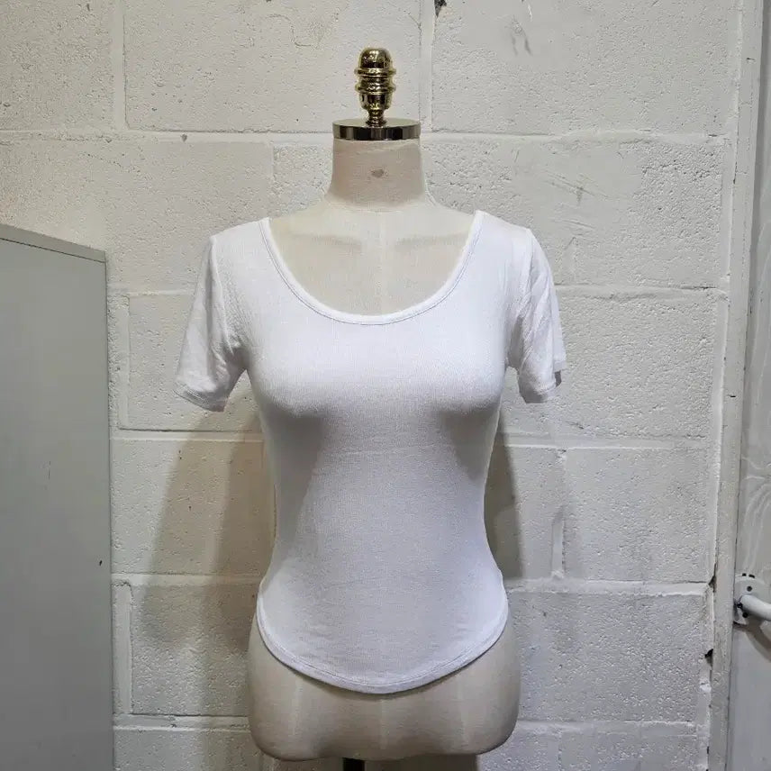 [BUNJANG] Soft Ribbed Round Neck Short Sleeve T-Shirt - White / 밑단u 앞뒤 라운드 잔골지 부드러운 반팔- 화이트