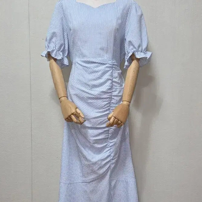 [BUNJANG] Ririncou Striped Shirring Dress / 리리앤코 스트라이프 셔링 원피스