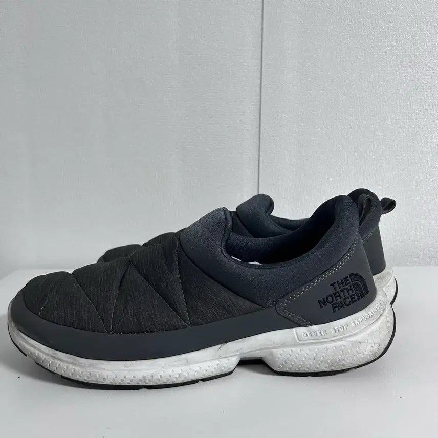 [BUNJANG] The North Face Padded Slip-On Winter Shoes (Size 270) / 노스페이스 슬립온 패딩 방한화(270)