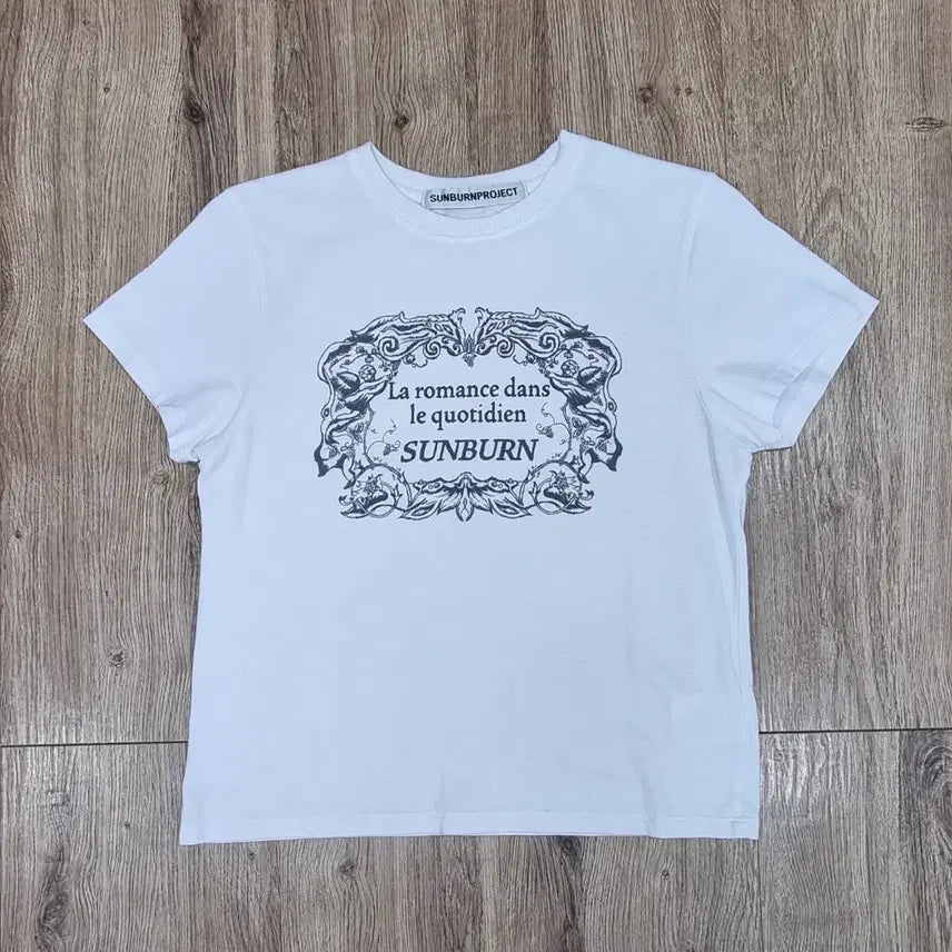 [BUNJANG] Sunburn Project Graphic T-shirt - White / 선번프로젝트 그래픽 반팔 F _ 여성