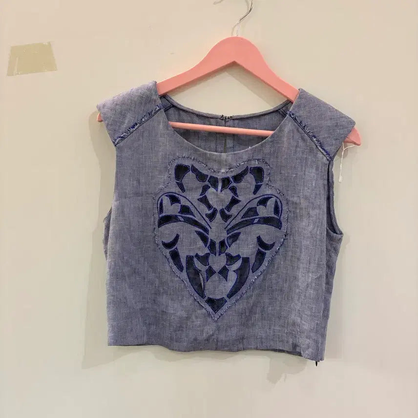 [BUNJANG] Maje Printed Heart Sleeveless Top / 마쥬 나염 하트 민소매 탑