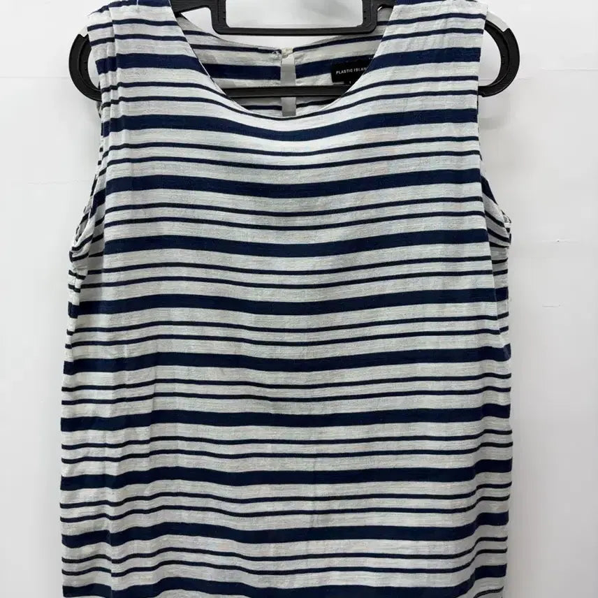 [BUNJANG] Plastic Island Navy & Ivory Stripe Linen-Feel Sleeveless Blouse / 플라스틱 아일랜드 나시