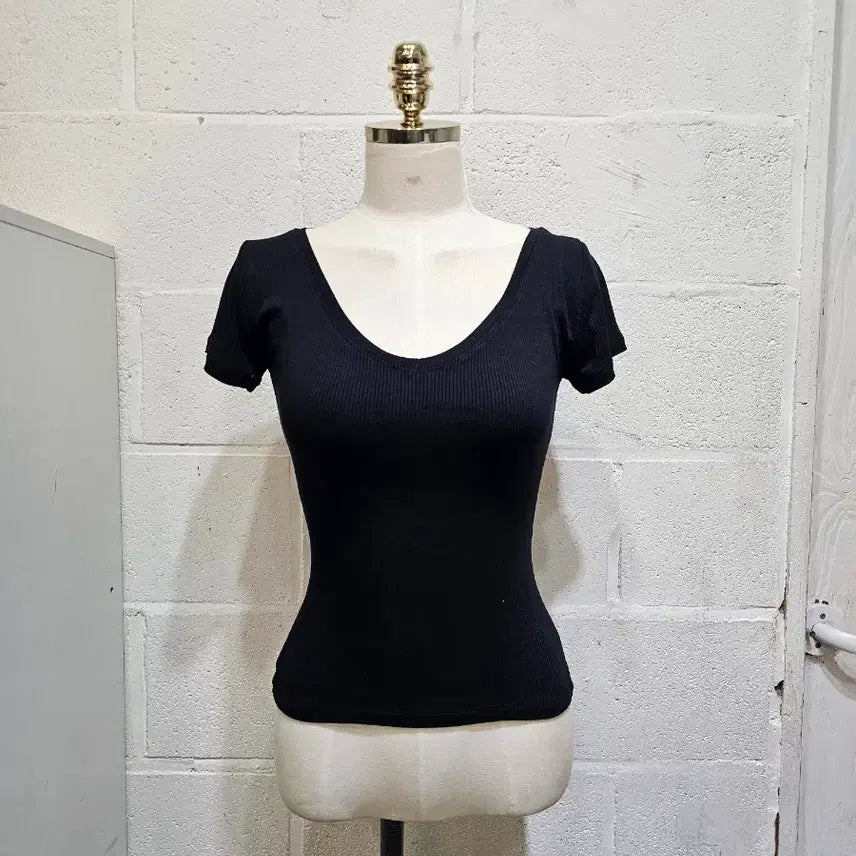 [BUNJANG] V-Neck Ribbed Short Sleeve Top - Black / 허리라인 찰랑 와이드 브이넥 골지 반팔- 블랙