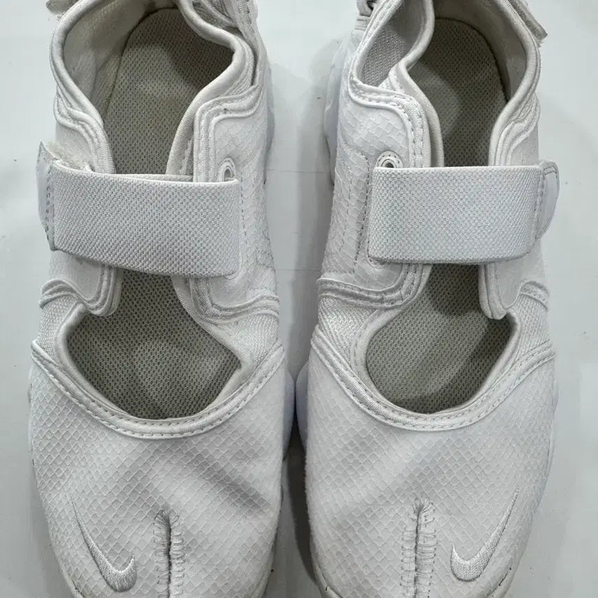 [BUNJANG] Nike Air Rift White Sneakers (250mm) / 나이키 에어 리프트 250