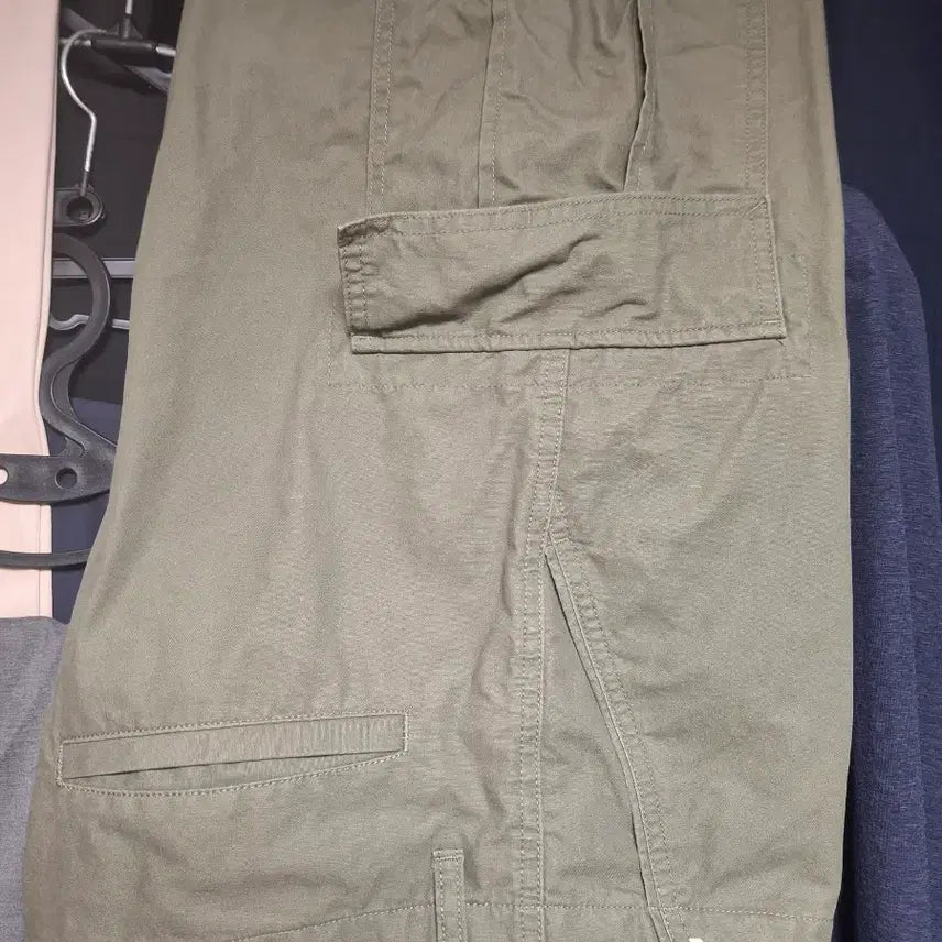 [BUNJANG] Uniqlo Khaki Pants Size 35-36 / 유니클로 카키색 바지 35~36