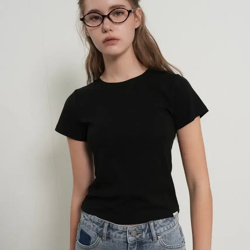 [BUNJANG] General Idea Black Slim Fit Short Sleeve T-Shirt (Size S) / 제너럴아이디어 블랙 슬림핏 반팔 티셔츠