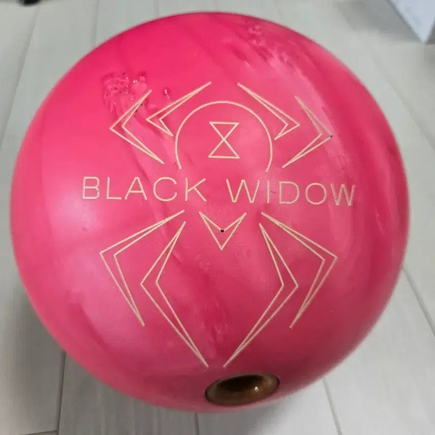 [BUNJANG] Black Widow Pink Urethane Bowling Ball 14lb (Used) / 핑크 우레탄 볼링공 14p(중고)