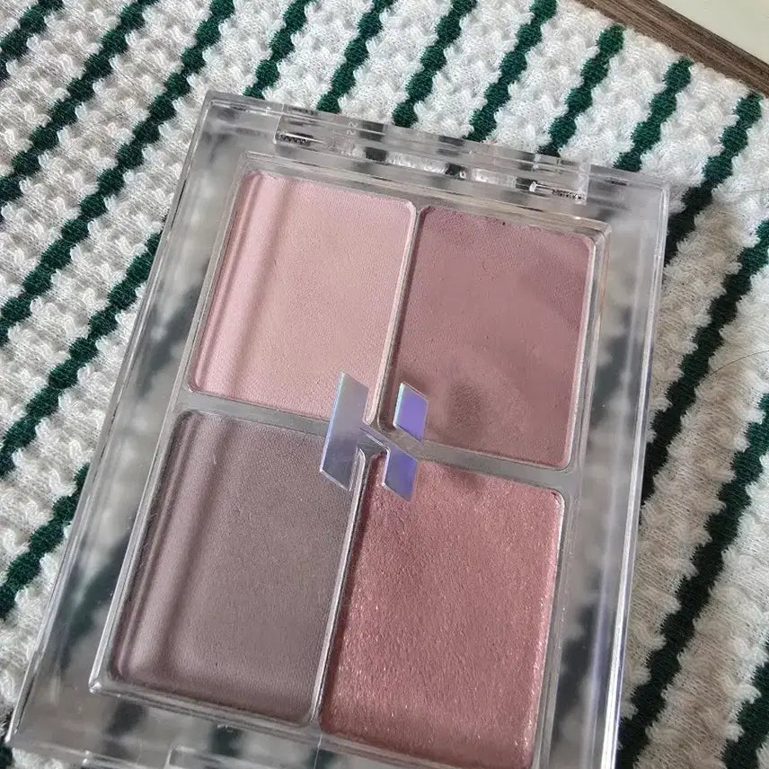 [BUNJANG] Holika Holika Single Shadow 4-Color Palette (Summer Mute Tone Recommendation) / 홀리카 싱글섀도우 4구조합(여름뮤트 추천)