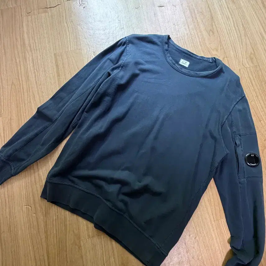 [BUNJANG] C.P. Company Crewneck Sweatshirt Navy / C.P. 컴퍼니 맨투맨 네이비