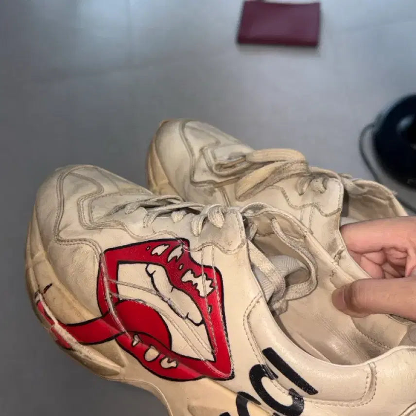 [BUNJANG] Gucci Lip Rhyton Sneakers / 구지 입술 라이톤 275