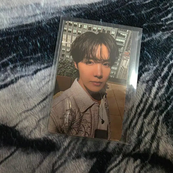[BUNJANG] BTS J-Hope Arirang Europe Lucky Draw Photocard / [제이홉/호비] 방탄소년단 bts 아리랑 유럽 앨범픽업 럭드 포카