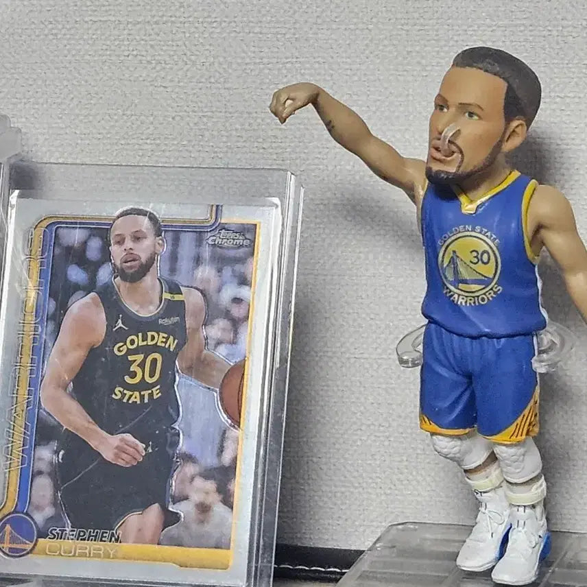 [BUNJANG] Stephen Curry NBA Card Set with Figure / 스테픈커리 소장품 피규어 NBA카드 세트 (네고가능)