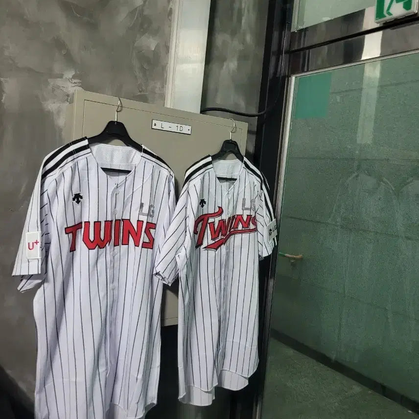 [BUNJANG] LG Twins Descente Baseball Jersey (Unisex, Free Size) / (새상품) LG 트윈스 데쌍트 유니폼 노마킹 FREE