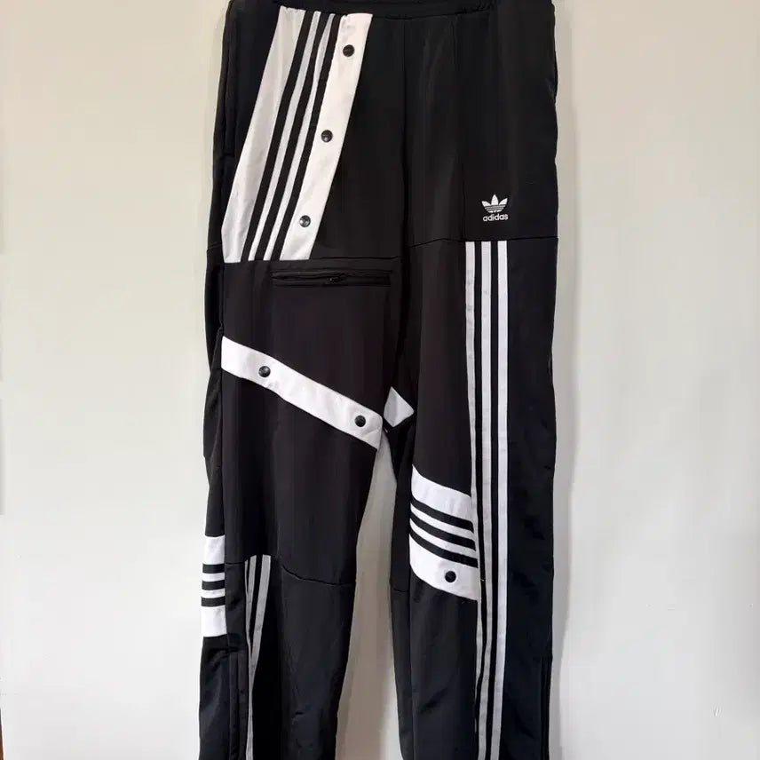 [BUNJANG] Adidas Three-Stripes Snap Button Track Pants Black White / 아디다스 트랙 팬츠 블랙 화이트 삼선 스냅 단추