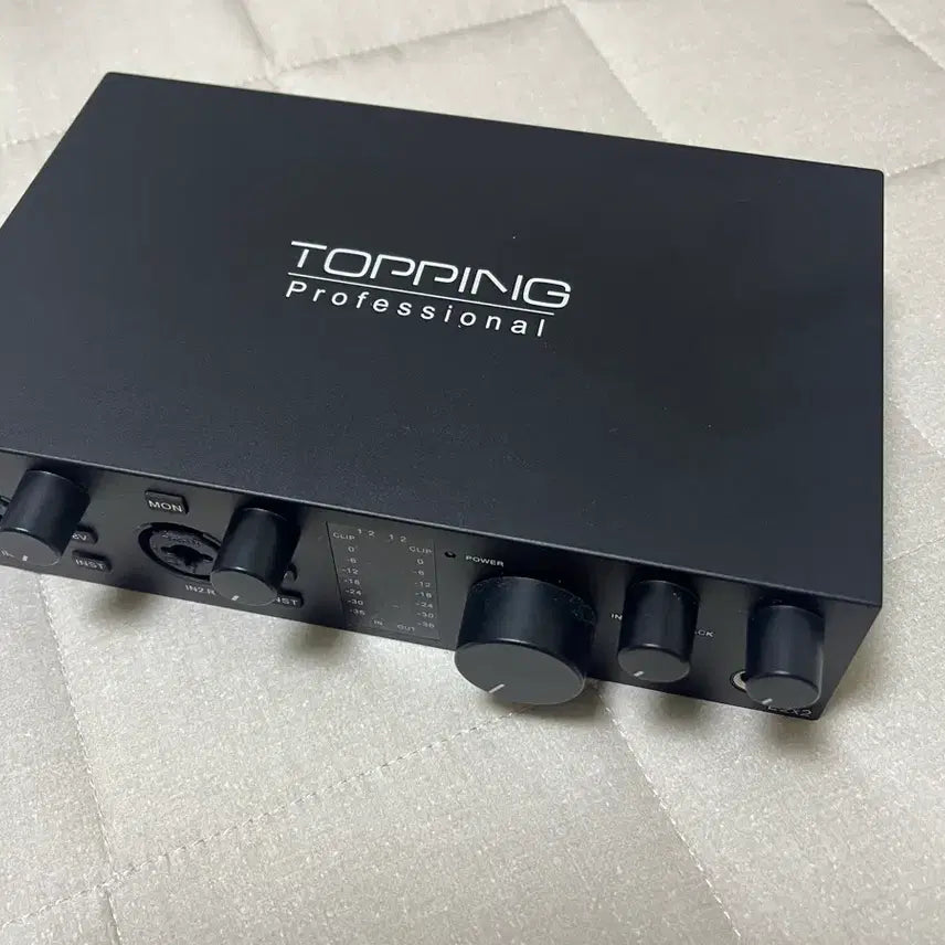 [BUNJANG] Topping E2x2 Audio Interface with Cables and Case / 토핑 e2x2 오디오 인터페이스 (케이블, 케이스 포함)
