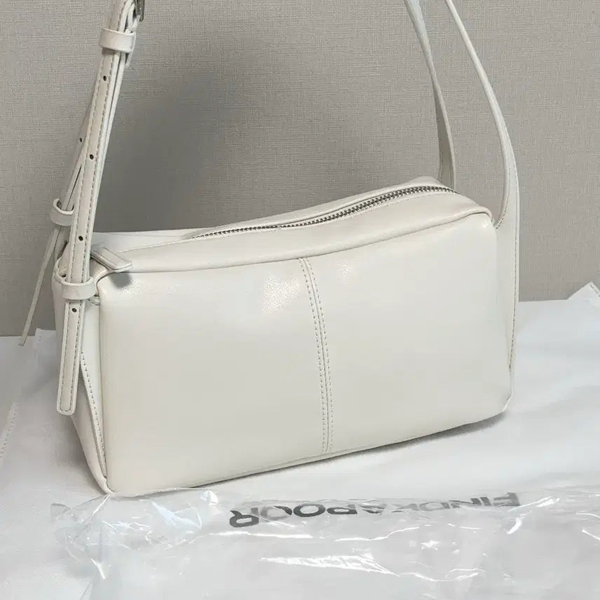 [BUNJANG] Find Kapoor Mono Bag 24 Cream / 파인드카푸어 모노백 24 크림