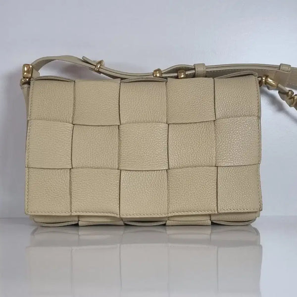 [BUNJANG] Bottega Veneta Cassette Bag Gold Hardware / 보테가베네타 카세트백 골드장식
