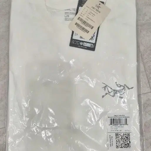 [BUNJANG] Arc'teryx White T-Shirt Size L / 아크테릭스 화이트반팔 L