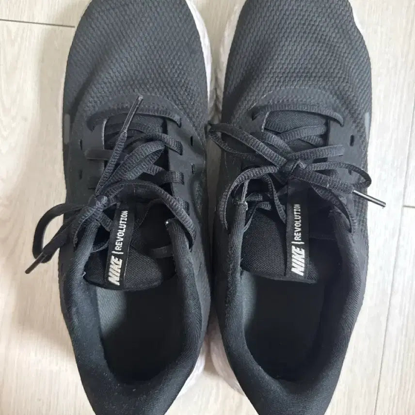 [BUNJANG] Nike Revolution 5 Men's Running Shoes (265mm) / 나이키 레볼루션 5 265