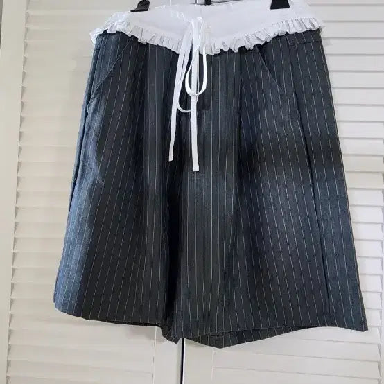 [BUNJANG] Stripe Pintuck Shorts / (새상품)스트라이프 핀턱 반바지