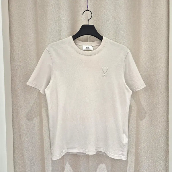[BUNJANG] AMI Paris Tone-on-Tone Medium Heart Logo Short-Sleeve T-Shirt Beige (S) / (S)아미 톤온톤 미디움 하트 로고 반팔 티셔츠 베이지