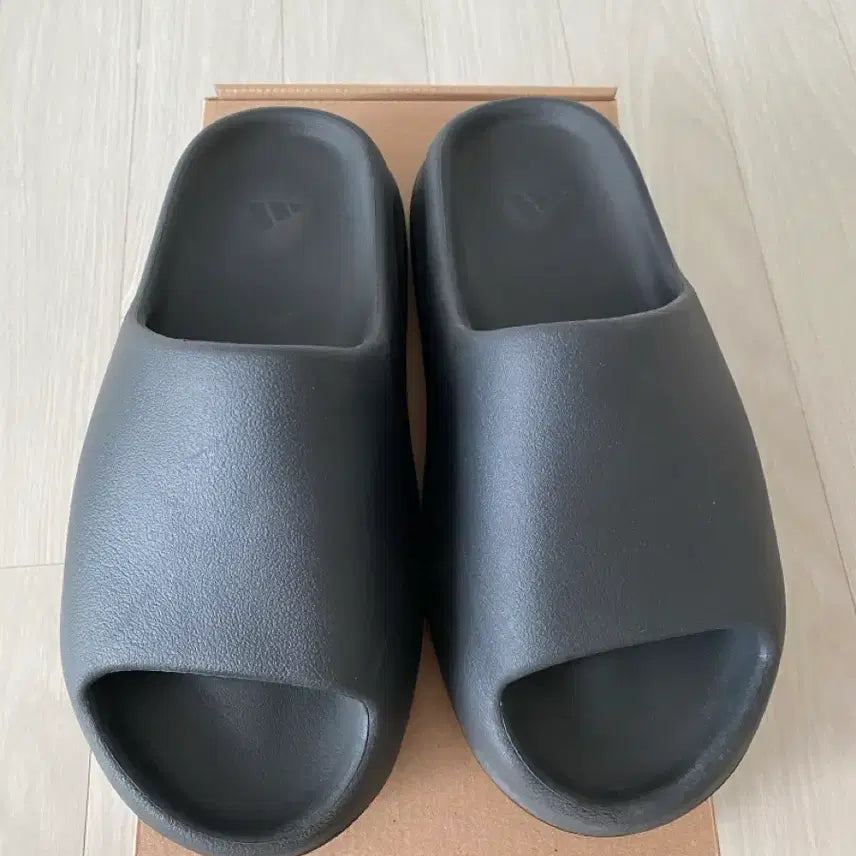 [BUNJANG] Adidas Yeezy Slide Onyx Black / 이지슬라이드 275 오닉스블랙 팝니다