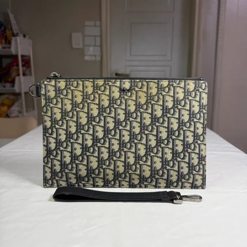 [BUNJANG] Dior Oblique Jacquard Pouch Clutch A5 Beige & Black 22SS / { A5 / 22SS } 디올 오블리크 자카드 파우치 클러치