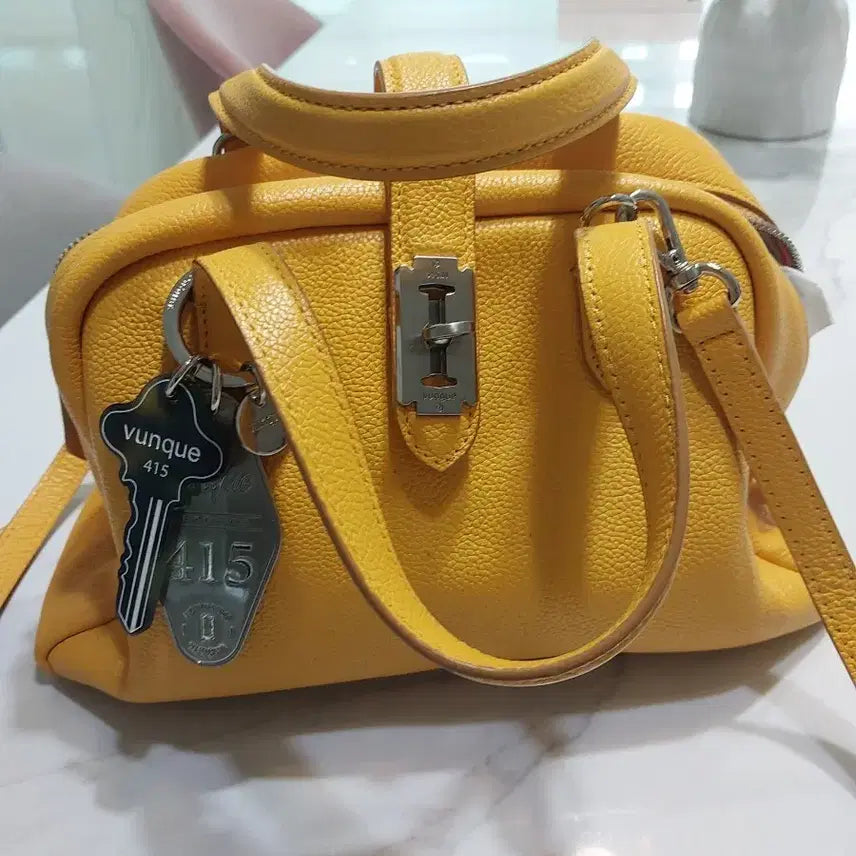 [BUNJANG] Vunque Token Bag Small Leather with Keyring / 분크토크백(키링포함)