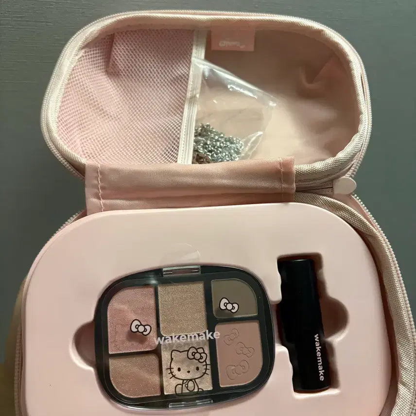 [BUNJANG] WAKEMAKE Hello Kitty Edition Eyeshadow Palette Pink Shell / 웨이크메이크 헬로키티 에디션 아이섀도우 팔레트 핑크쉘