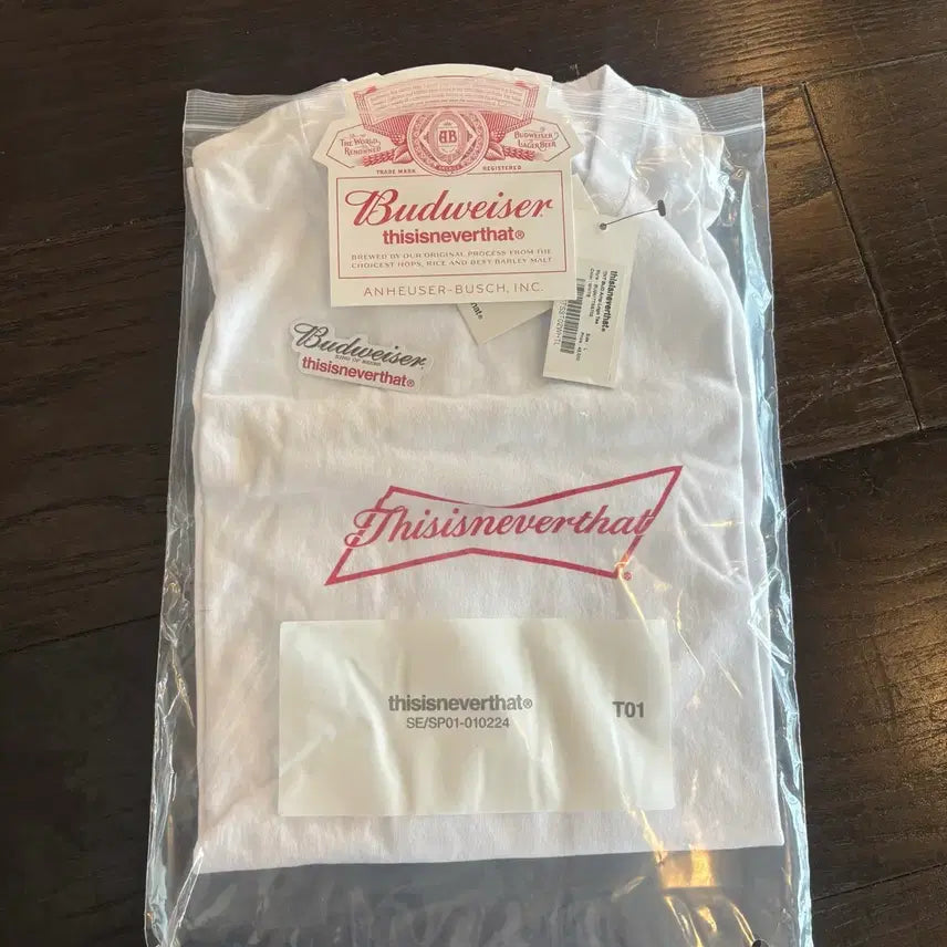 [BUNJANG] thisisneverthat x Budweiser Short Sleeve T-Shirt White / 디스이즈네버댓 버드와이저 반팔티 화이트