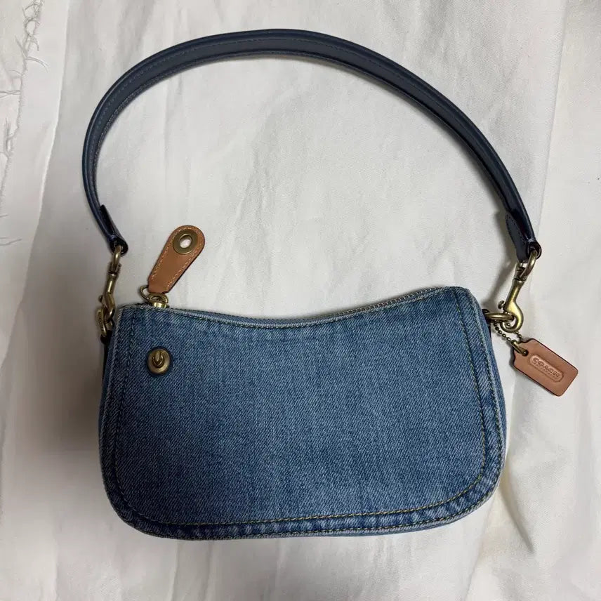[BUNJANG] Coach Swinger 20 Denim Bag / 코치 스윙거 20 데님백