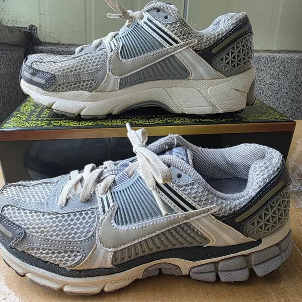 [BUNJANG] Nike Zoom Vomero 5 Pure Platinum Metallic Silver / 나이키 줌 보메로 5 퓨어 플래티넘 메탈릭 실버 220