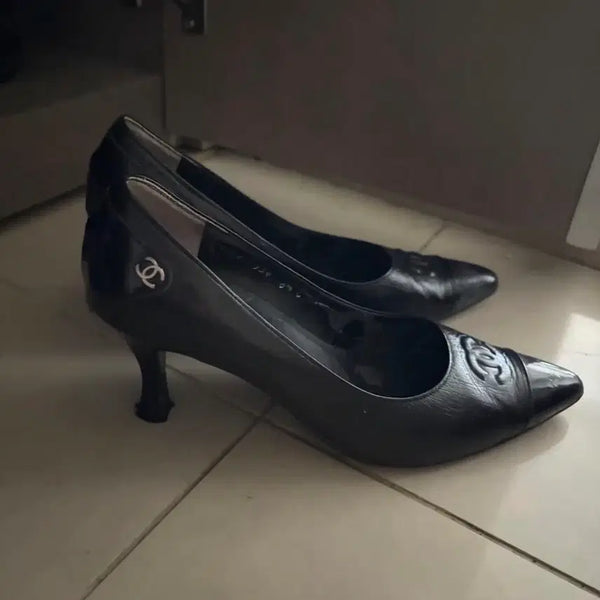 [BUNJANG] Chanel Vintage Black CC Mark Cap Toe Quilted Pumps Mid Heels / 정품 샤넬 빈티지 블랙 코코마크 캡토 퀼팅 펌프스 미들힐(235/240)