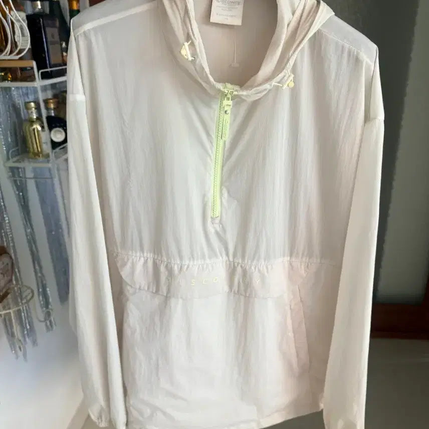 [BUNJANG] Discovery Expedition Hooded Windbreaker Ivory Size 100 / 디스커버리 후드 바람막이 아이보리 사이즈100