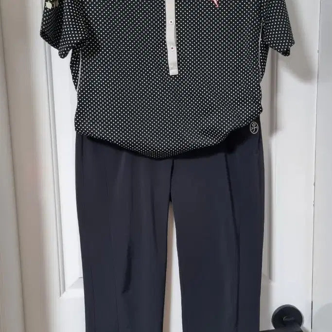 [BUNJANG] Puma Dot Pattern Golf Top + Castelbajac 8-Length Pants Set / 여성 골프웨어 세트 (상의+하의)