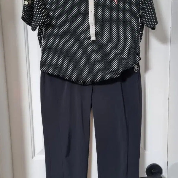 [BUNJANG] Puma Dot Pattern Golf Top + Castelbajac 8-Length Pants Set / 여성 골프웨어 세트 (상의+하의)