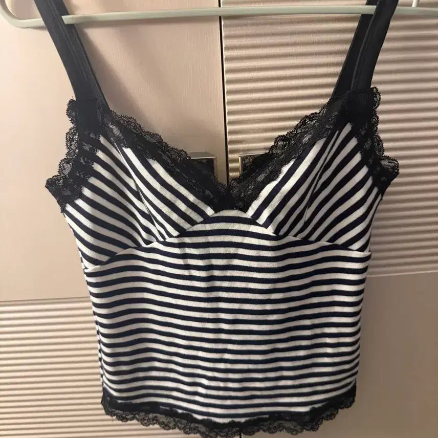 [BUNJANG] Pleases No Follow Yvonne Stripe Sleeveless Top Navy / 플리즈노팔로우 Yvonne Stripe Sleeveless Top 스트라이프 나시 슬리브리스