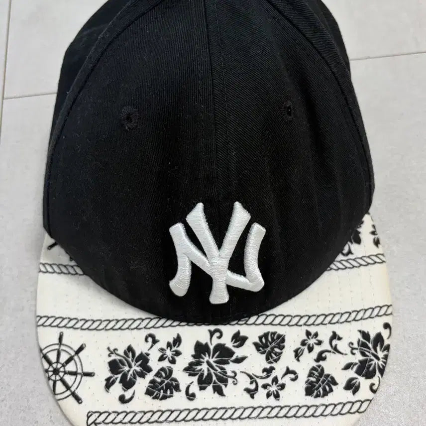 [BUNJANG] MLB New York Yankees Hawaiian Pattern Ball Cap / MLB 모자