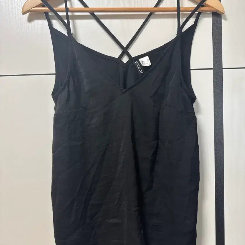 [BUNJANG] H&M Black Strap Sleeveless Blouse / H&M 나시 블라우스