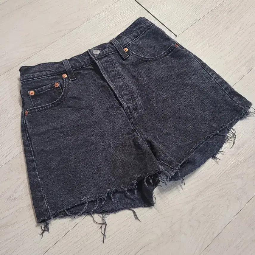 [BUNJANG] Levi's Premium Ribcage Denim Shorts Black Lake / 리바이스 프리미엄  립케이지 데님 쇼츠 26
