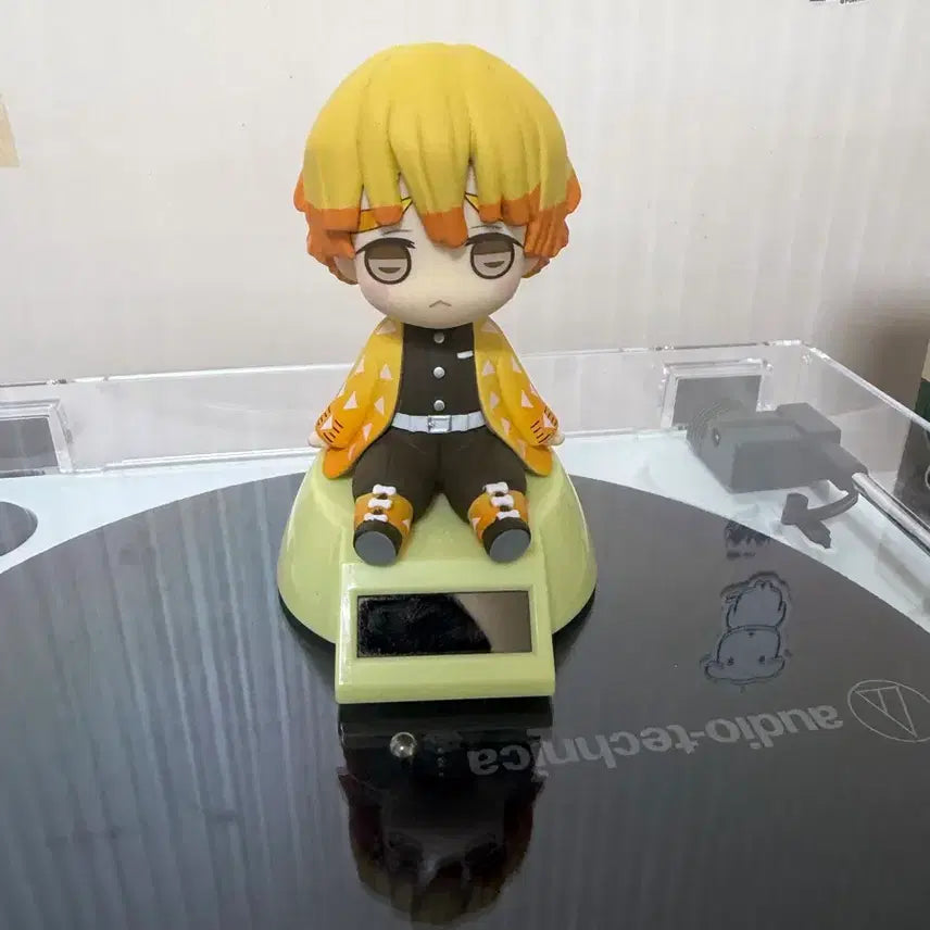 [BUNJANG] Demon Slayer Zenitsu Yurayura Hohohon Figure / 귀멸의칼날 젠이츠 유라유라 노호혼 피규어
