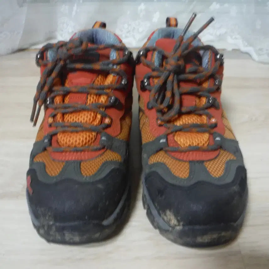 [BUNJANG] Redface Contrareactive Mid Women's Hiking Boots (245) / (레드페이스) 등산화 245 오렌지색상 콘트라액티브미드우먼