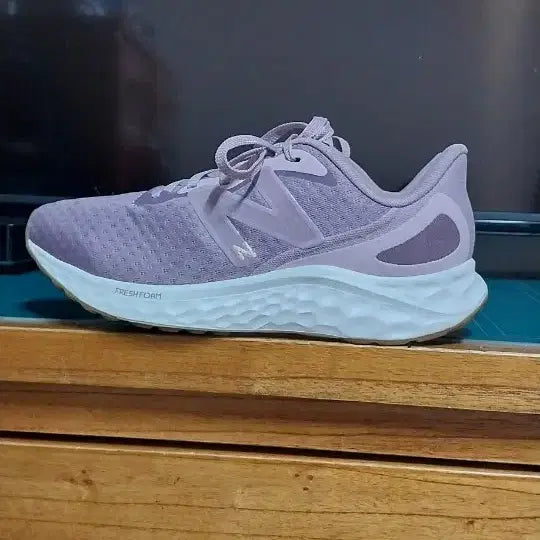 [BUNJANG] New Balance Fresh Foam Arishi Running Shoes (Women's 240) / 뉴발란스 프레시폼 런닝화.240