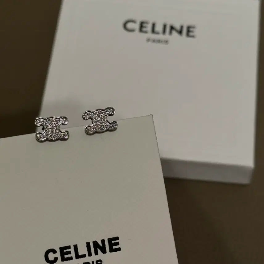 [BUNJANG] Celine Triomphe Earrings Silver / 셀린느 트리오페 귀걸이 실버