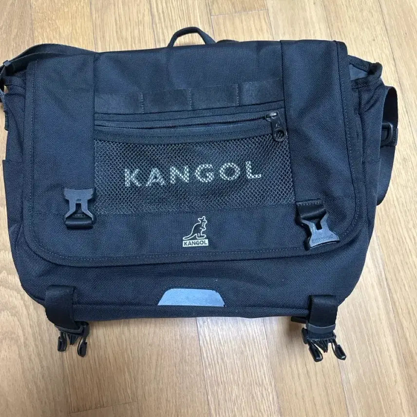 [BUNJANG] Kangol Cross Bag / 캉골 크로스백