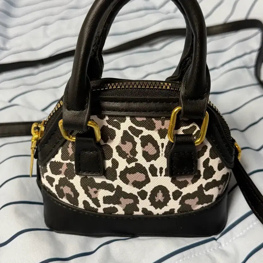 [BUNJANG] Mini Leopard Print Crossbody Bag / 미니 호피 크로스가방