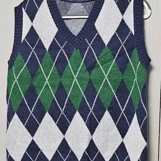 [BUNJANG] Argyle Knit Vest Navy Green / 아가일 니트 조끼 네이비 그린