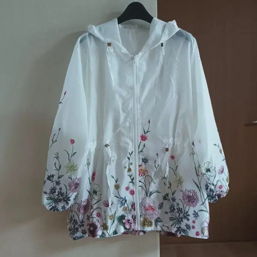 [BUNJANG] White Flower Pattern Summer Windbreaker Jacket (Size 77-88) / 새옷)화이트 플라워 패턴 여름 바람막이 77~88